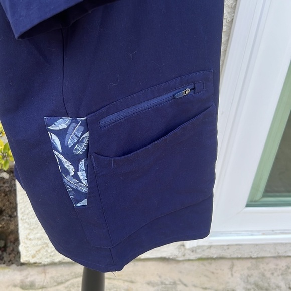 FIGS Navy Blue V-Neck Technical Scrub Short Sleeve Top Women's Size XL - Picture 5 of 7